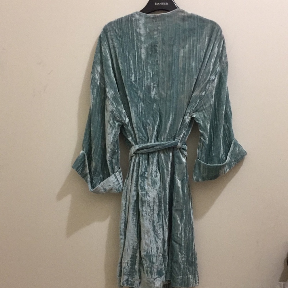Topshop wrapped velour top (sz 6) - Picture 2 of 13